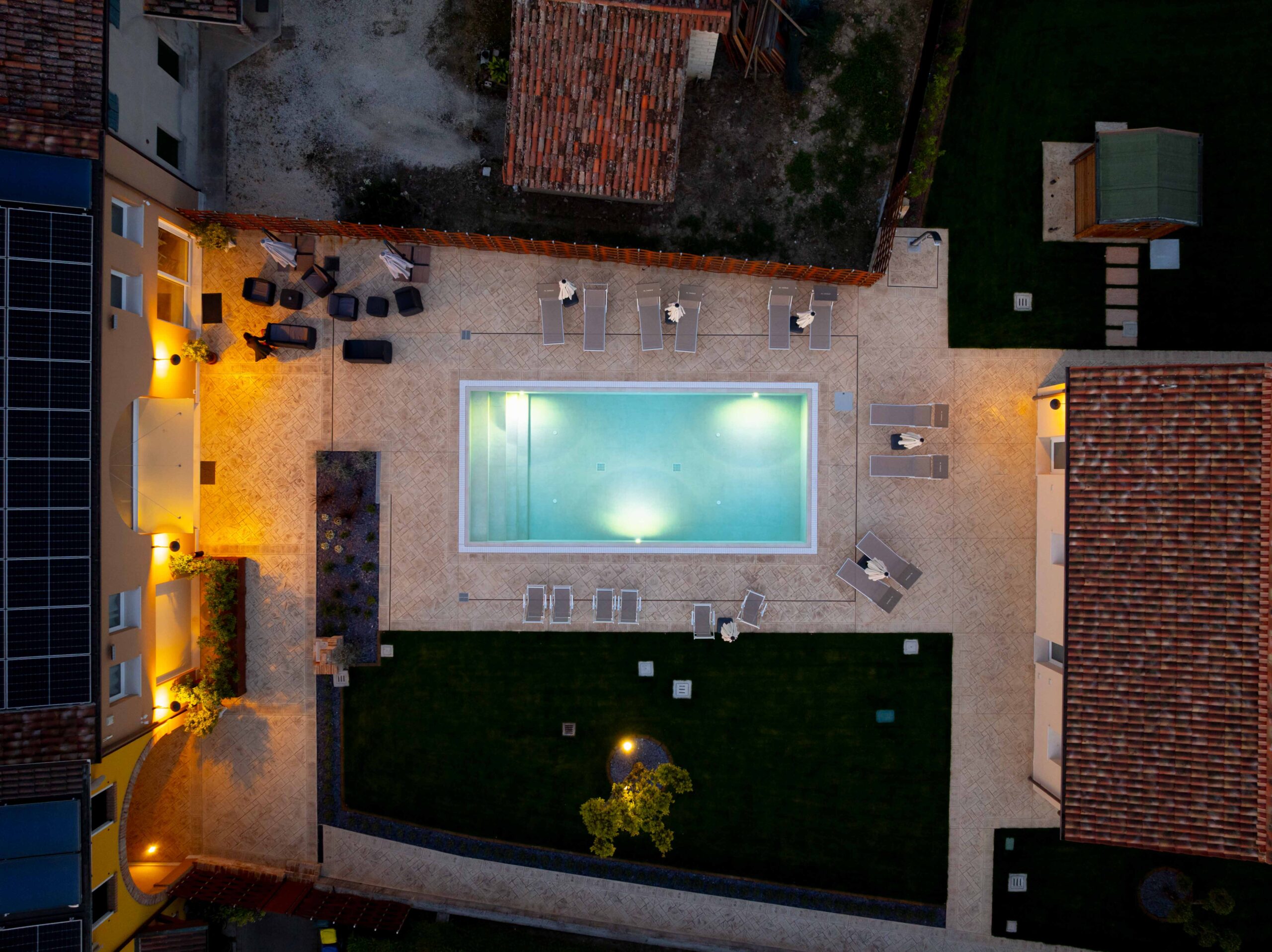 Al Casale è un hotel o un B&B? 1 hotel con piscina venezia